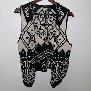 RAFAEL Black & Cream Geometric Knit Vest
